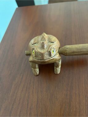 Hand-Carved Brown Wooden Frog Enrichment Rattle for Reptiles